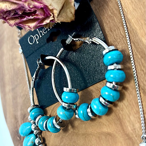 Turquoise and Silver Beaded Jewelry Set - Picture 6 of 8